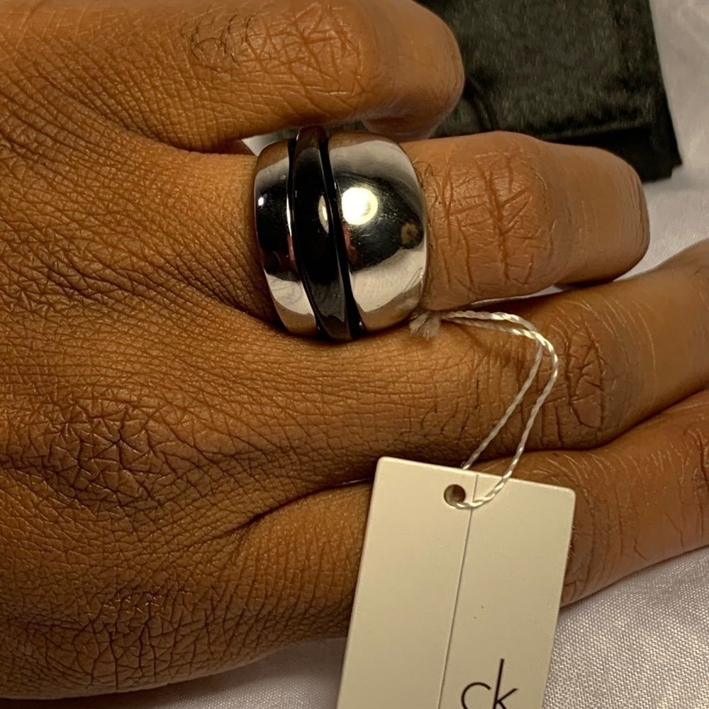 150 Retail Calvin Klein 3 Piece Ring Set 38$